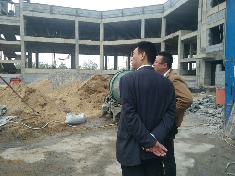 張?zhí)煳淇偨?jīng)理親臨鄭州大中原項目部指導(dǎo)工作